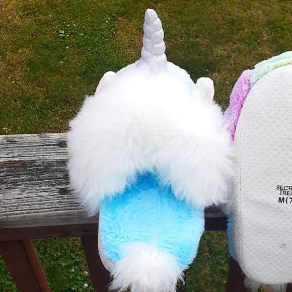 Secret Treasures Unicorn Slippers - Picture 8 of 9